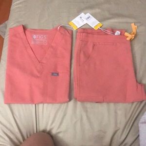 Figs Women’s Scrub Set (Coral)